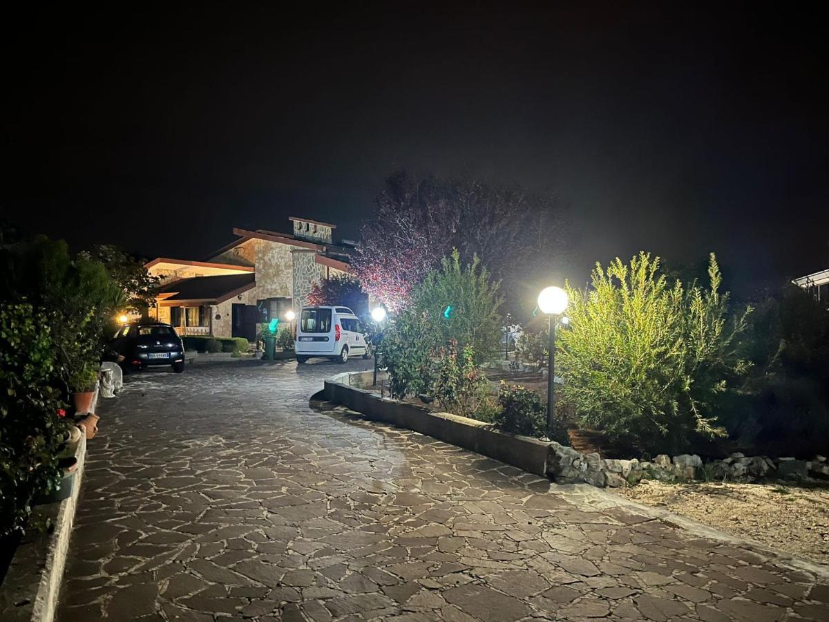 Case Vacanza E Camere In Villa Isabella Con Parcheggio Custodito E Wifi Джоя-дель-Колле Экстерьер фото
